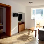 Ξενοδοχείο με διαμερίσματα Schillerhof 3*